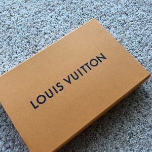Louis Vuitton Pochette Tuileries in Khaki